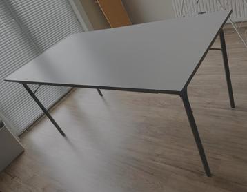Stevige witte inklaptafel met zwarte poten, Enlèvement, Utilisé