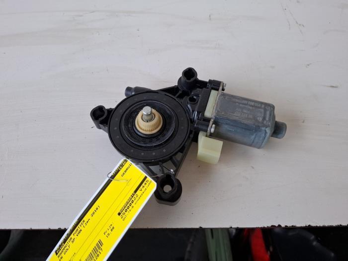 Moteur de vitre portière d'un Volkswagen Golf Sportsvan, Autos : Pièces & Accessoires, Carrosserie & Tôlerie, Volkswagen, Utilisé