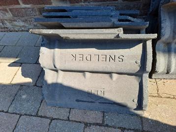 GRATIS beton  dakpannen kantpannen  beschikbaar voor biedingen