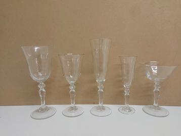 Glas servies 40 delig. beschikbaar voor biedingen