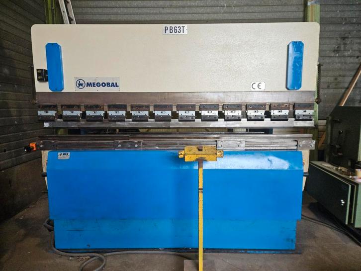 Megobal 63 ton 2500mm, Zakelijke goederen, Machines en Bouw | Industrie en Techniek, Ophalen