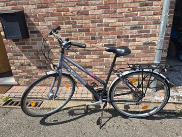 Damesfiets  beschikbaar voor biedingen