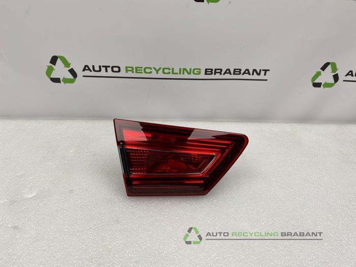 Feu arrière gauche d'un Renault Clio, Autos : Pièces & Accessoires, Éclairage, Utilisé, 3 mois de garantie, Enlèvement ou Envoi