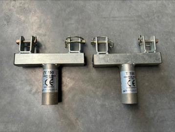 2x T-150 ASD T-adapter voor kleine truss sectie 150mm beschikbaar voor biedingen