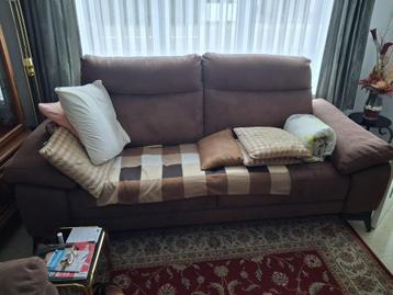 Salon in zeer goede staat  beschikbaar voor biedingen