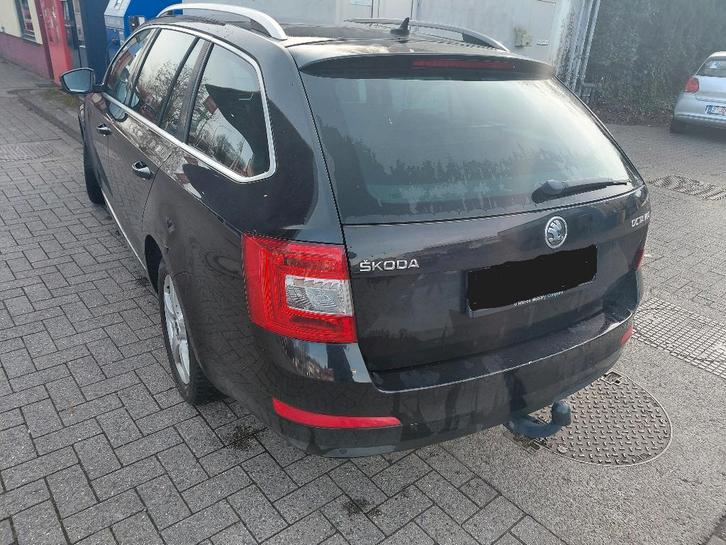 Skoda Octavia 1.6 tdi DSG, Autos, Skoda, Entreprise, Octavia, ABS, Airbags, Air conditionné, Bluetooth, Feux de virage, Ordinateur de bord