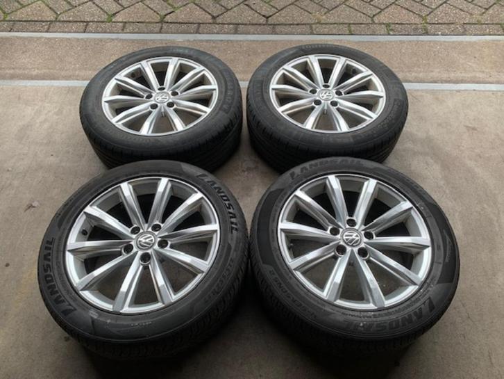 VW PASSAT T-ROC CADDY LONDON VELGEN + BANDEN 215 55 R17, Auto diversen, Kentekenplaathouders, Gebruikt, Ophalen of Verzenden