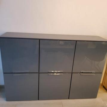 Dressoir kast in grijs beschikbaar voor biedingen