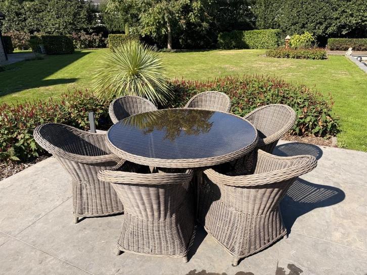 Tuintafel met stoellen in nieuwstaat !, Tuin en Terras, Tuintafels, Zo goed als nieuw, Rond, Wicker, Ophalen