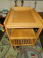 Ververstafel met rieten mandje, Ophalen, Zo goed als nieuw