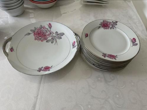 Lot de 9 assiettes + 1 plat en porcelaine de Limoges, Huis en Inrichting, Keuken | Servies, Porselein, Ophalen