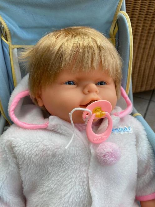 Poussette de poupée de voila avec poupée de Jesmar, Enfants & Bébés, Enfants & Bébés Autre, Comme neuf, Enlèvement