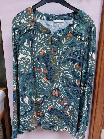 2 blouses medium  beschikbaar voor biedingen