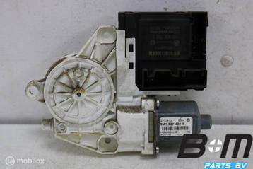 Raammotor rechtsvoor VW Golf Plus 5 5M1837402A beschikbaar voor biedingen