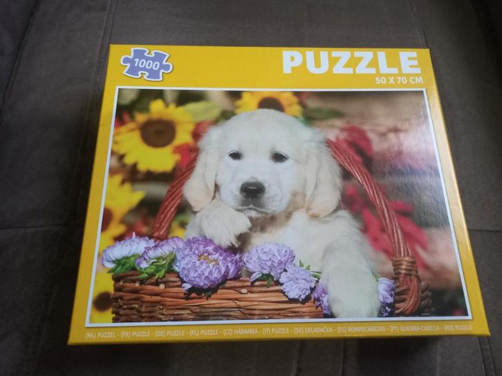 Puzzel 1000 stuks - Wit hondje, Hobby en Vrije tijd, Denksport en Puzzels, Gebruikt, Legpuzzel, 500 t/m 1500 stukjes, Ophalen of Verzenden