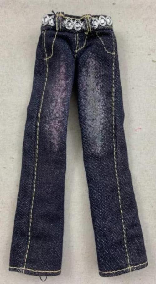 Bratz Magic Hair Cloe pop broek Jeans Outfit kleding 2007, Verzamelen, Poppen, Zo goed als nieuw, Pop, Verzenden