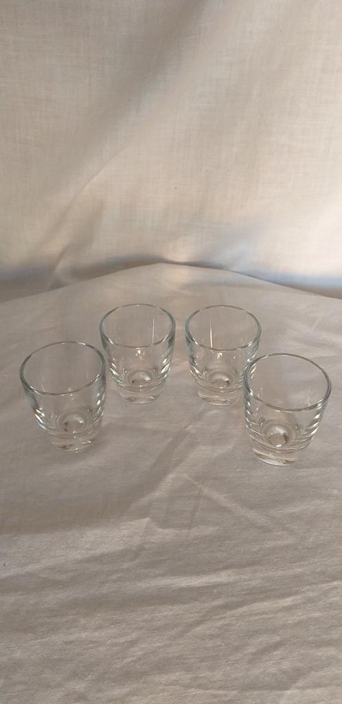 4 verres à gouttes, Collections, Verres & Petits Verres, Comme neuf, Enlèvement ou Envoi