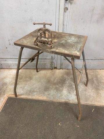 Werkbank voor op locatie. beschikbaar voor biedingen