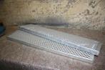 Twee verzinkte traptreden afmetingen LxB 1000x225 mm Nieuw, Ophalen, Nieuw, IJzer