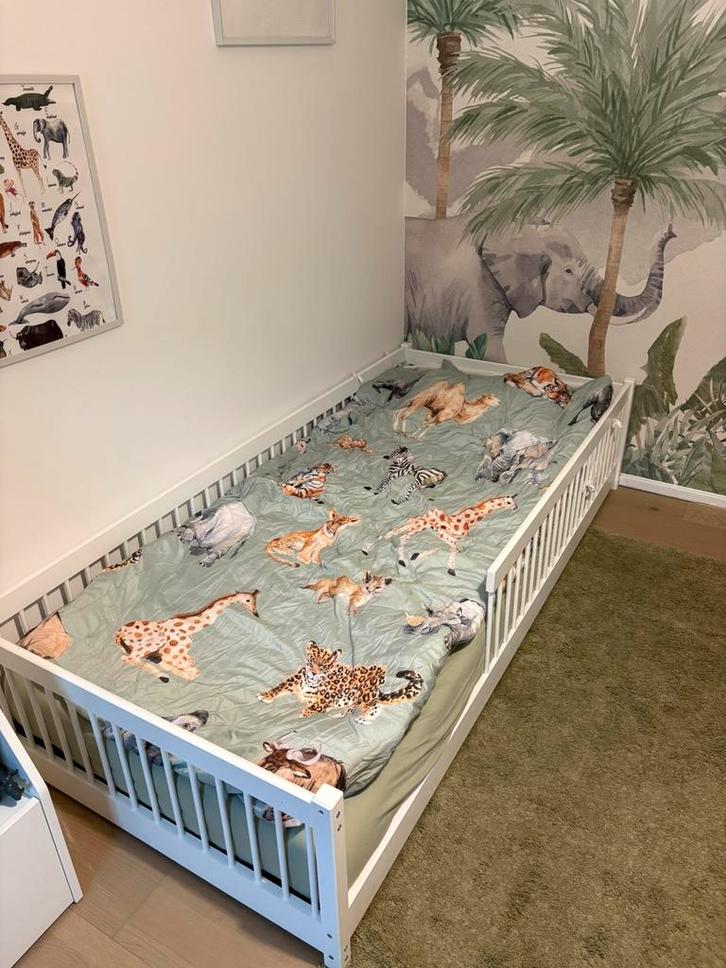 Vloerbed 200/90, Kinderen en Baby's, Kinderkamer | Bedden, Zo goed als nieuw, Lattenbodem, Ophalen