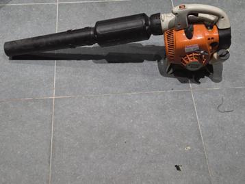 Souffleur stihl bg 66 et bg 86 plus une debroussailleuse, Utilisé, Essence, Porté à la main, Stihl