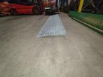 oprijplaat 245x 50 x 8.5 cm, Auto diversen, Autogereedschap, Ophalen, Zo goed als nieuw