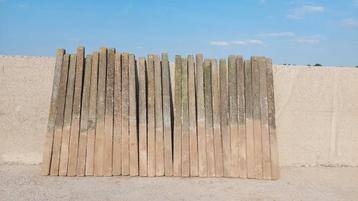 Stevige betonpalen 1.80m beschikbaar voor biedingen