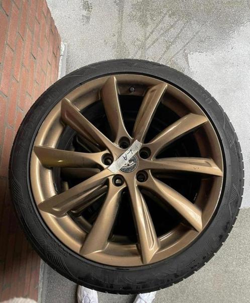 Tesla Model 3 zomerset - bronzen velgen - 235/40ZR19, Auto-onderdelen, Banden en Velgen, Banden en Velgen, Zomerbanden, 19 inch