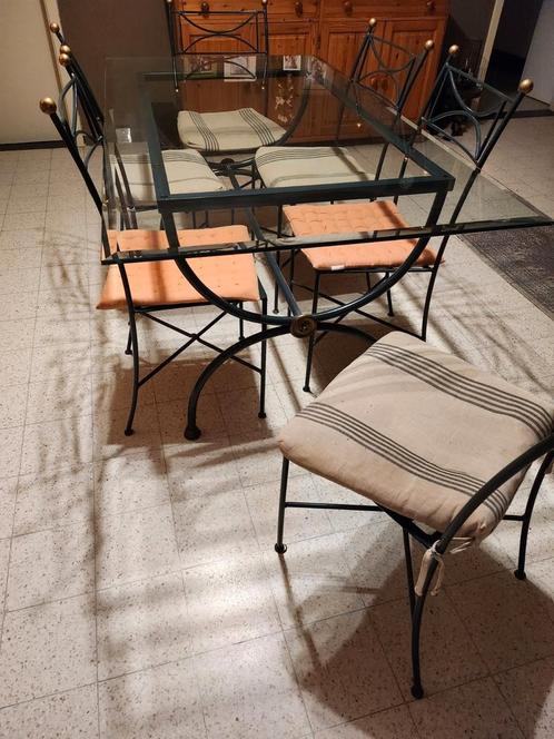 Smeedijzeren tafel met glazen blad en bijhorende 6 stoelen, Huis en Inrichting, Tafels | Eettafels, Zo goed als nieuw, Ophalen