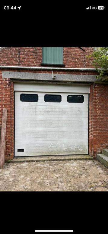 Garage poort beschikbaar voor biedingen