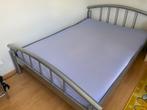 Bed met matras, Huis en Inrichting, Slaapkamer | Bedden, Gebruikt, 140 cm, Metaal, Ophalen