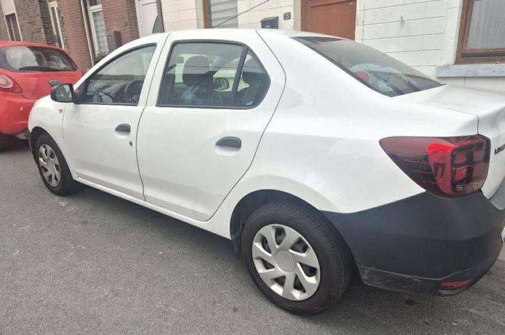 ️ Echange Bien lire toute l'annonce ️, Auto's, Dacia, Particulier, Logan, Isofix, Radio, Benzine, Euro 6, Berline, 4 deurs, Handgeschakeld
