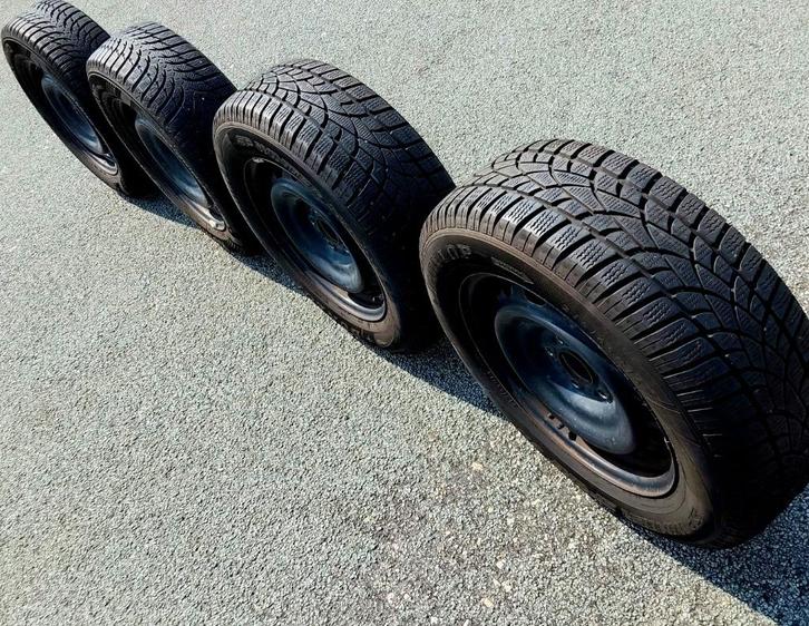 4 jantes pour Mazda avec pneus hiver 215/65-16, Auto-onderdelen, Banden en Velgen, Banden en Velgen, Winterbanden, 16 inch, 215 mm