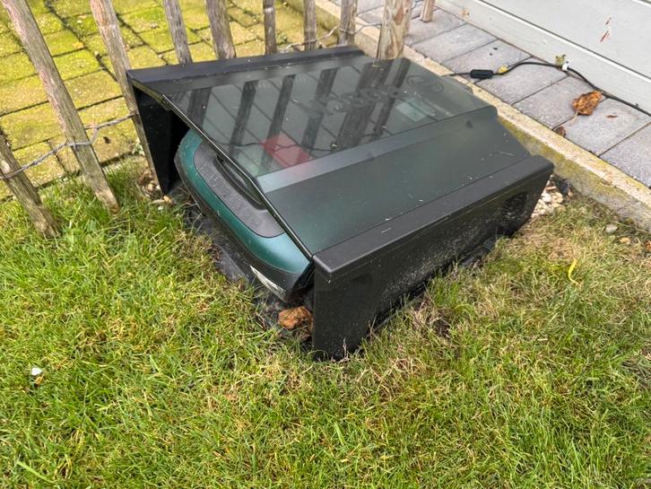Garage voor Bosch Indigo robotmaaier, Tuin en Terras, Robotmaaiers, Zo goed als nieuw, Ophalen