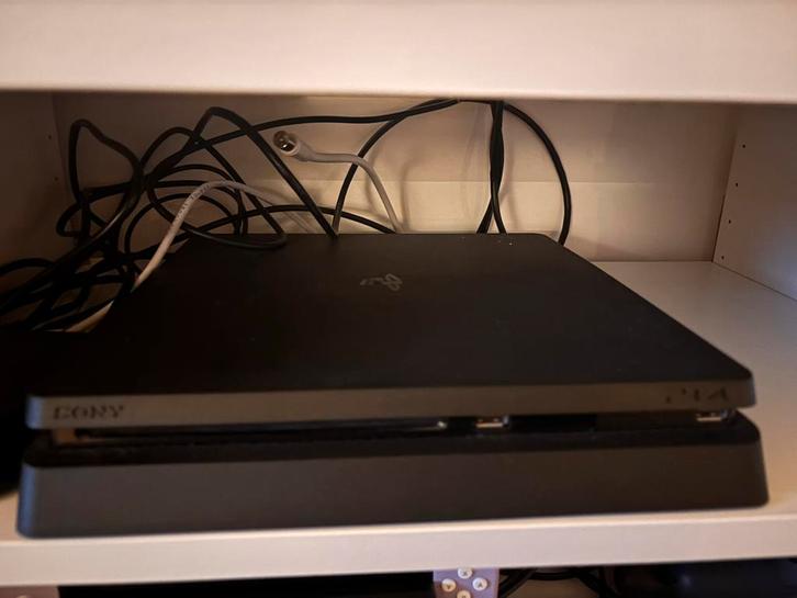 Ps4 met 2 controllers en games, Games en Spelcomputers, Spelcomputers | Sony PlayStation 3, Gebruikt, Met 2 controllers, Ophalen