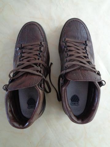 Hoge schoenen Mephisto beschikbaar voor biedingen