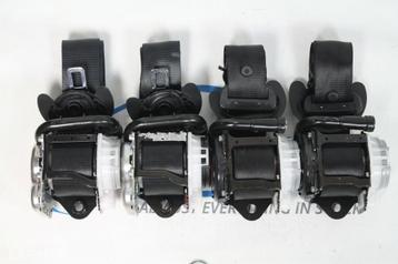 4 x Gordels Porsche Macan (2014-heden) beschikbaar voor biedingen