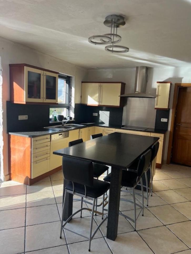 cuisine équipée, Huis en Inrichting, Keuken | Complete keukens, Gebruikt, Hoekkeuken, Geel, Graniet of Steen, Met kookeiland, Ophalen