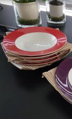 Lot de 4 assiettes creuses rouge, Ophalen, Zo goed als nieuw