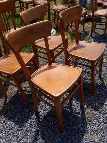 5 chaises de cuisine en bois clair 2 modèles beschikbaar voor biedingen