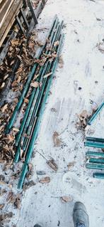 Palen groen 12 stuks 6 met gebruiks sporen, Enlèvement