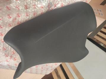 Selle confort + 30 mm neuf. Ducati Monster 937  Jamais utili beschikbaar voor biedingen