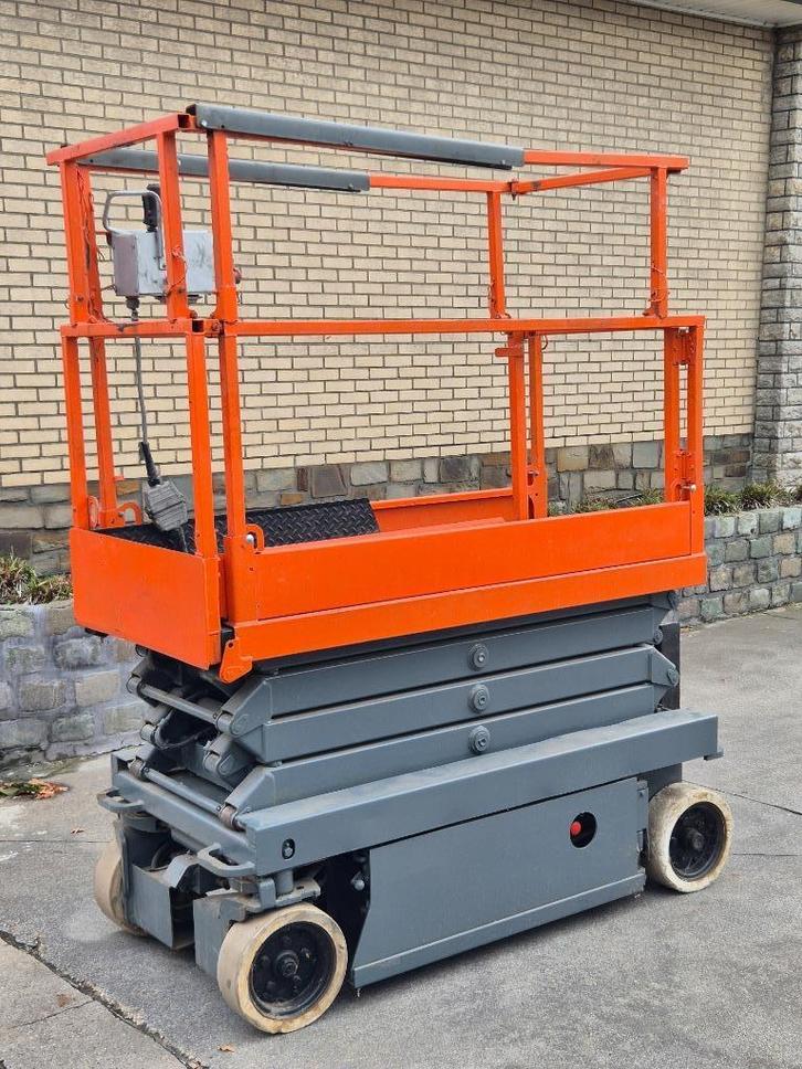 Schaarlift SKYJACK, Zakelijke goederen, Machines en Bouw | Liften, Steigers en Ladders, Ophalen