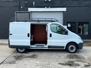 RENAULT TRAFIC / 3ZIT / LICHTEVRACHT  beschikbaar voor biedingen