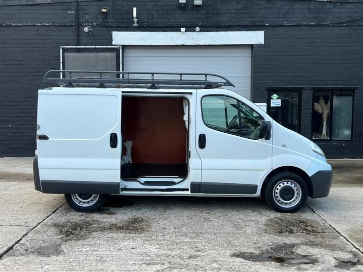 RENAULT TRAFIC / 3ZIT / LICHTEVRACHT, Auto's, Bestelwagens en Lichte vracht, Bedrijf, Te koop, Achteruitrijcamera, Trekhaak, Renault