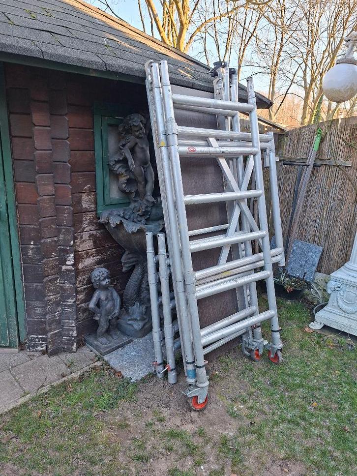 steiger/professioneel steiger ALTREX 5400-met stabilisatoren, Doe-het-zelf en Bouw, Steigers, Gebruikt, Rolsteiger of Kamersteiger