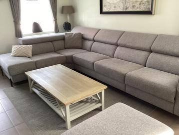 Licht bruine/ taupe hoeksalon met metalen frame beschikbaar voor biedingen