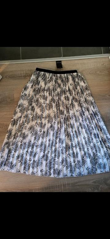 Jupe Neuf 8€, Neuf, Taille 38/40 (M), Enlèvement ou Envoi, Autres couleurs