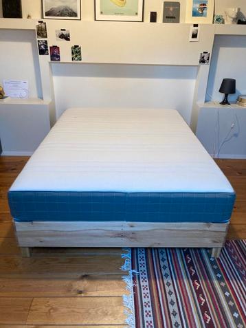 Bedbodem en matras 140 x 200 cm (ikea) beschikbaar voor biedingen