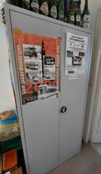 metalen kast, Huis en Inrichting, Kasten | Roldeurkasten en Archiefkasten, Ophalen, 50 tot 100 cm, Zo goed als nieuw, 150 tot 200 cm
